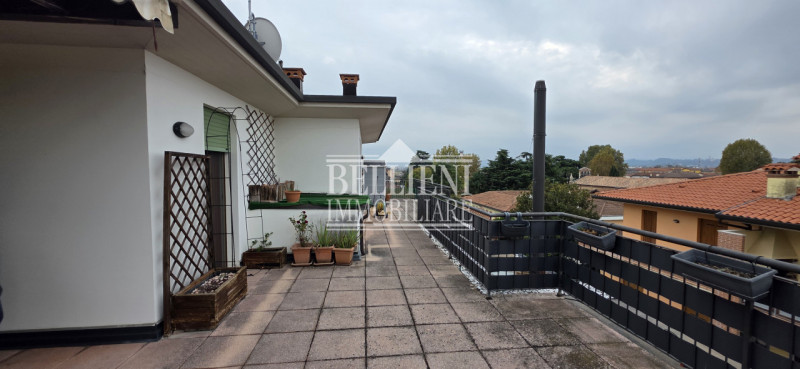 ANCONETTA - In posizione riservata, alla fine di una via chiusa e all’interno di un elegante cont...