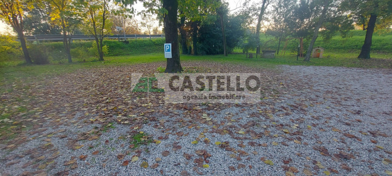 Creola di Saccolongo – Complesso residenziale e commerciale uso ristorante con terreno

In una po...