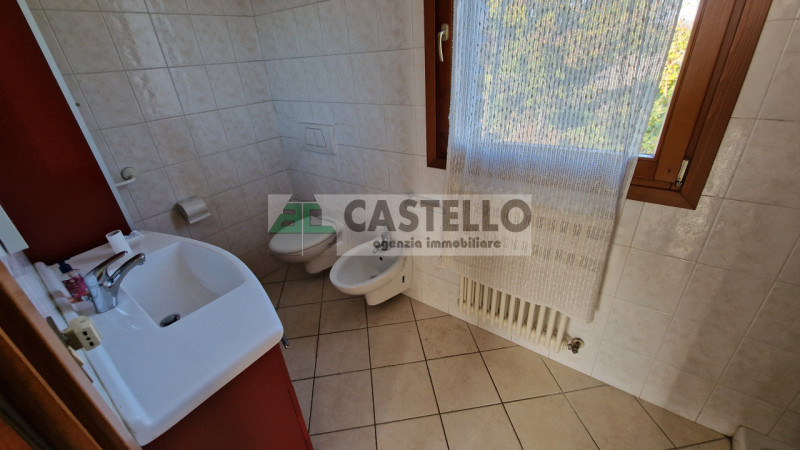 Creola di Saccolongo – Complesso residenziale e commerciale uso ristorante con terreno

In una po...