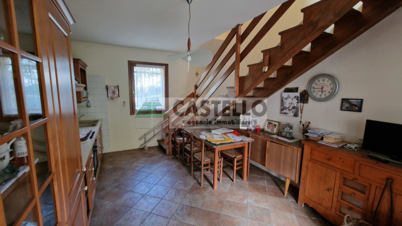 Creola di Saccolongo – Complesso residenziale e commerciale uso ristorante con terreno

In una po...