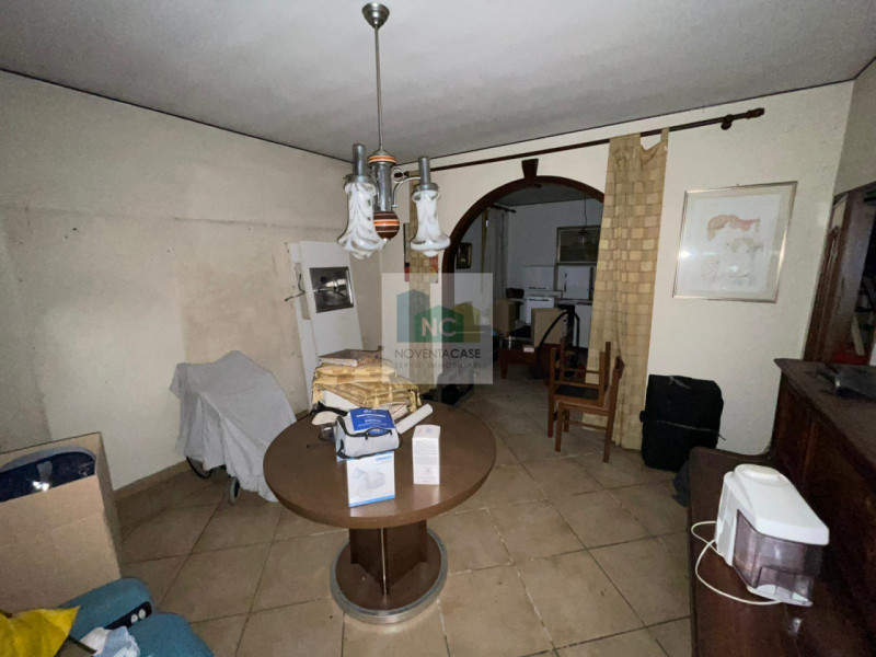 Situata nella tranquilla e ricercata zona di Noventana, questa porzione di bifamiliare rappresent...