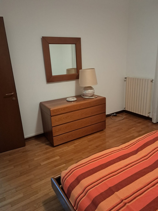 Rubano centro su palazzina di 4 unità affittasi appartamento al secondo ed ultimo piano disposto ...