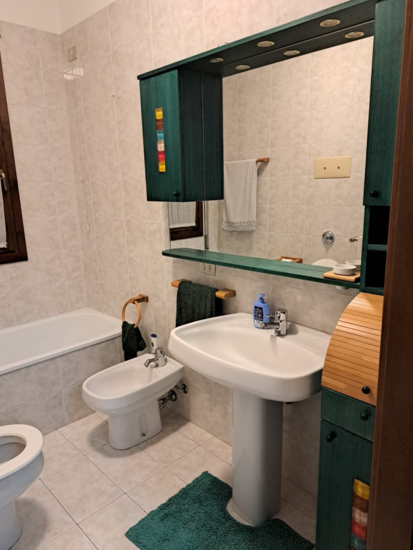 Rubano centro su palazzina di 4 unità affittasi appartamento al secondo ed ultimo piano disposto ...