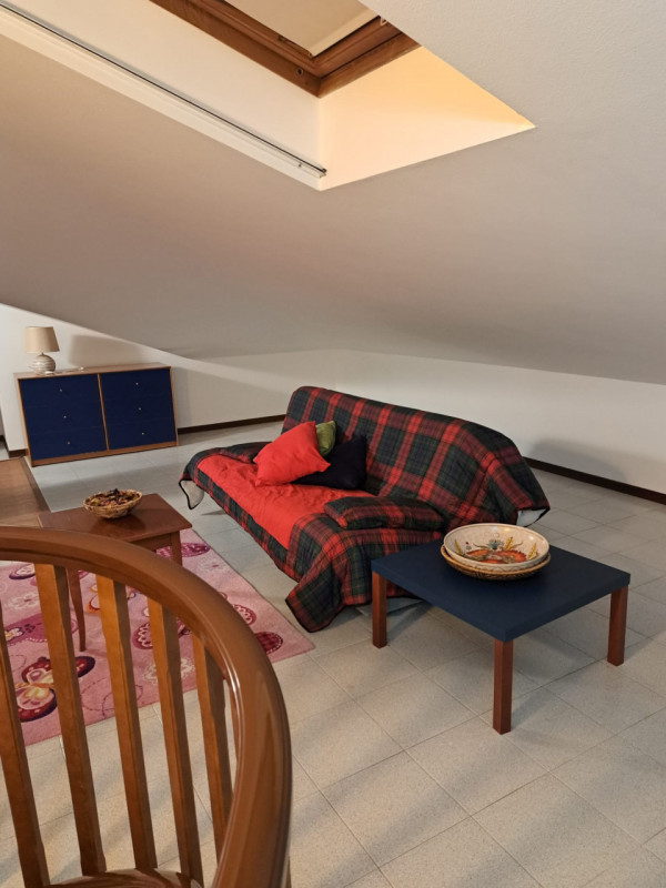 Rubano centro su palazzina di 4 unità affittasi appartamento al secondo ed ultimo piano disposto ...