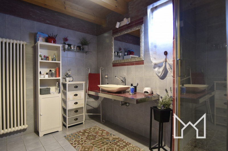 SACRO CUORE- Inserita in zona residenziale comoda ai principali servizi, proponiamo abitazione ce...