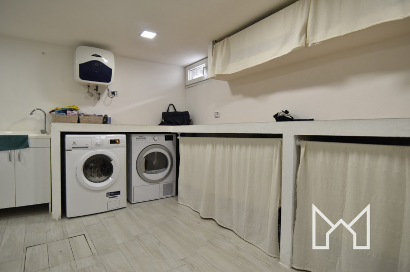 SACRO CUORE- Inserita in zona residenziale comoda ai principali servizi, proponiamo abitazione ce...