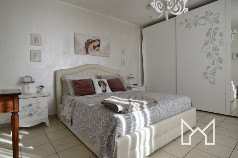 SACRO CUORE- Inserita in zona residenziale comoda ai principali servizi, proponiamo abitazione ce...