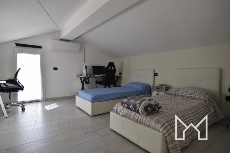 SACRO CUORE- Inserita in zona residenziale comoda ai principali servizi, proponiamo abitazione ce...