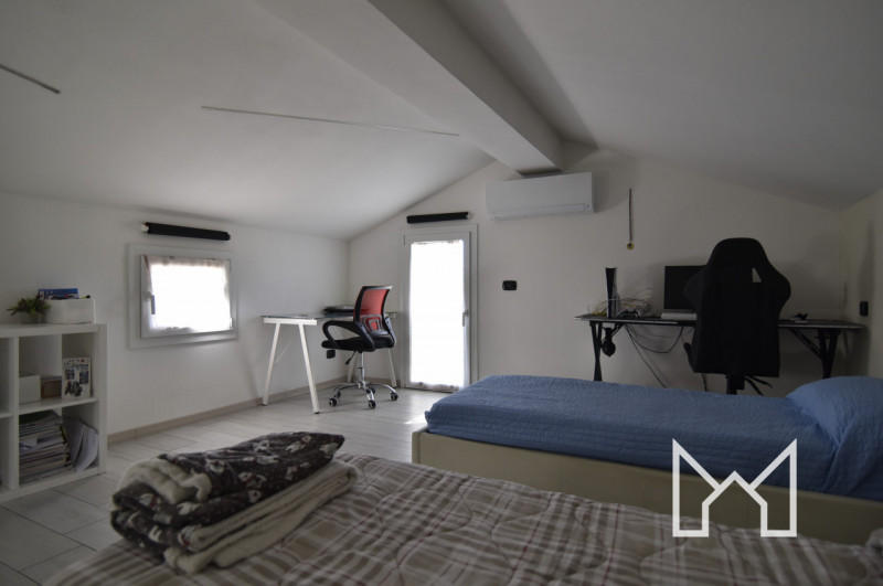 SACRO CUORE- Inserita in zona residenziale comoda ai principali servizi, proponiamo abitazione ce...