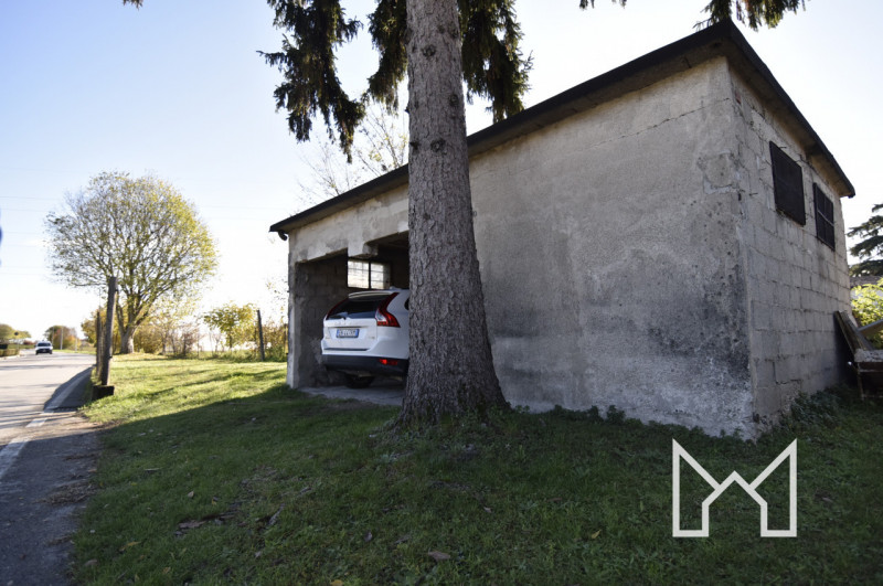 SACRO CUORE- Inserita in zona residenziale comoda ai principali servizi, proponiamo abitazione ce...