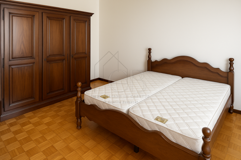 In appartamento spazioso al primo piano, si affittano stanze singole in soluzione condivisa, comp...