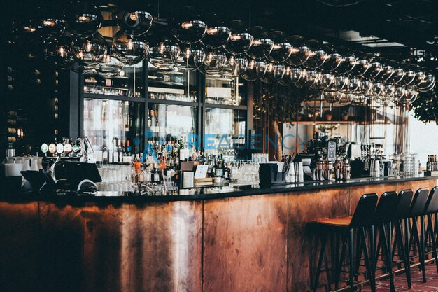 MONTECCHIO MAGGIORE

Cedesi BAR trentennale gestione con muri, 110 mq, lungo statale di grande af...