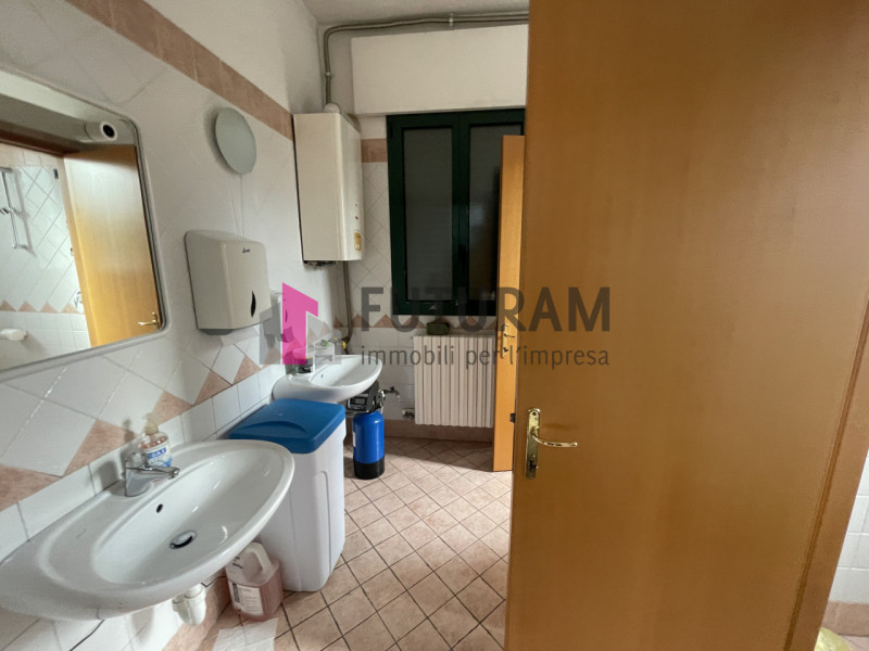 RIF: 100.V.NM - ALBIGNASEGO (PD) - PER INFO 340 335 8378 - 0444/310220


Propongo in vendita un c...