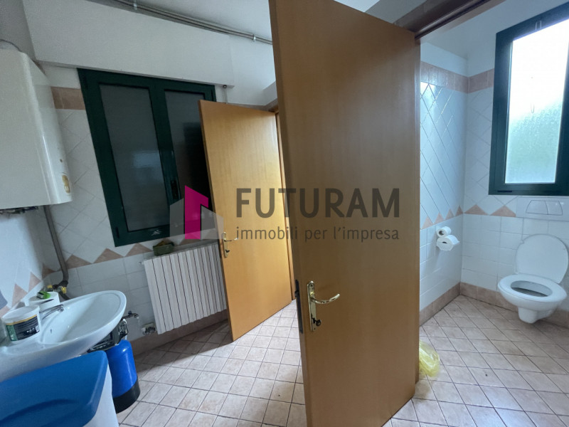 RIF: 100.V.NM - ALBIGNASEGO (PD) - PER INFO 340 335 8378 - 0444/310220


Propongo in vendita un c...