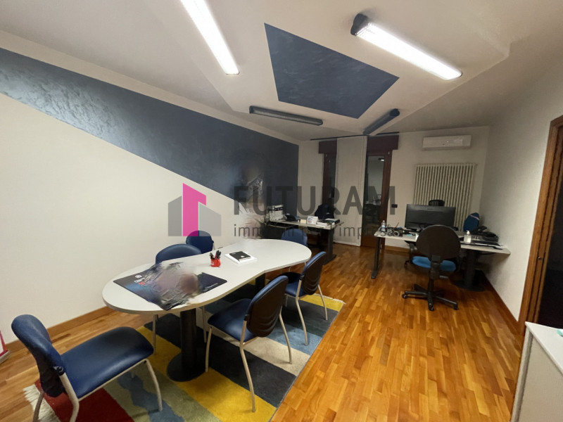 RIF: 100.V.NM - ALBIGNASEGO (PD) - PER INFO 340 335 8378 - 0444/310220


Propongo in vendita un c...