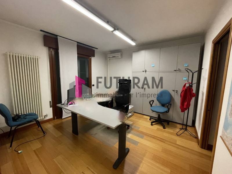 RIF: 100.V.NM - ALBIGNASEGO (PD) - PER INFO 340 335 8378 - 0444/310220


Propongo in vendita un c...