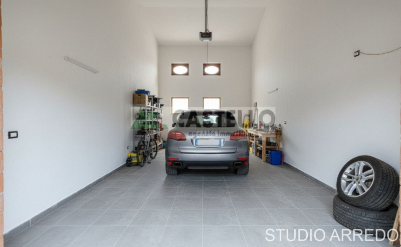 Campodarsego – zona S.Andrea ampia porzione di bifamiliare di ~220mq netti al grezzo con giardino...