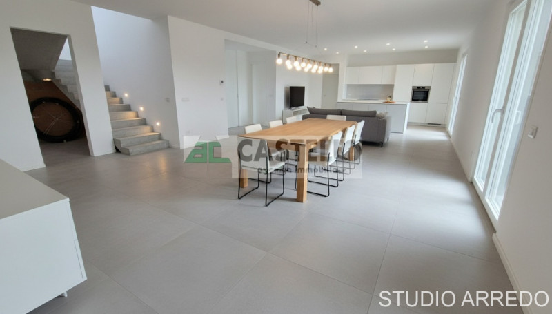 Campodarsego – zona S.Andrea ampia porzione di bifamiliare di ~220mq netti al grezzo con giardino...