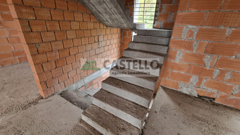 Campodarsego – zona S.Andrea ampia porzione di bifamiliare di ~220mq netti al grezzo con giardino...