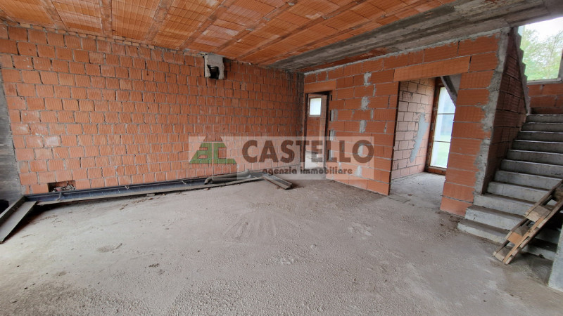 Campodarsego – zona S.Andrea ampia porzione di bifamiliare di ~220mq netti al grezzo con giardino...