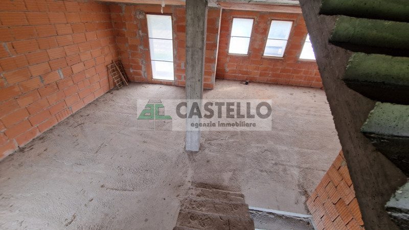 Campodarsego – zona S.Andrea ampia porzione di bifamiliare di ~220mq netti al grezzo con giardino...