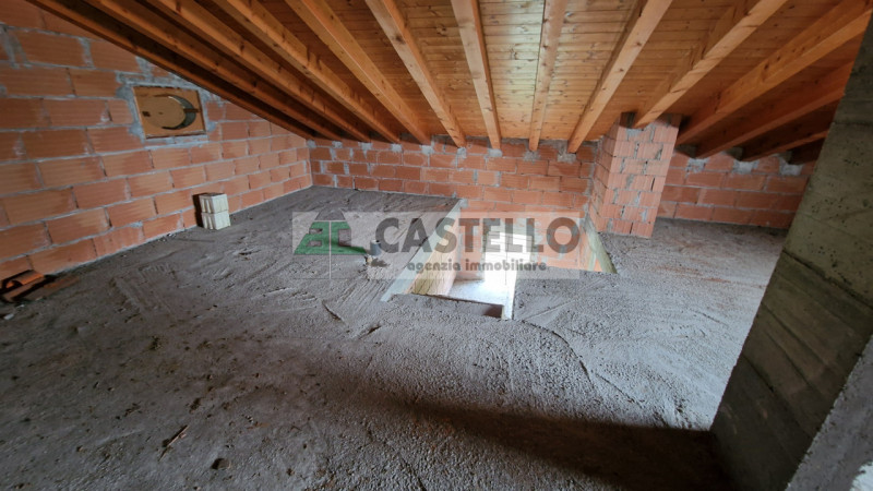 Campodarsego – zona S.Andrea ampia porzione di bifamiliare di ~220mq netti al grezzo con giardino...