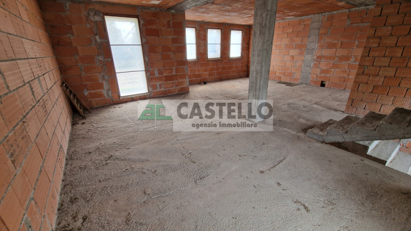 Campodarsego – zona S.Andrea ampia porzione di bifamiliare di ~220mq netti al grezzo con giardino...