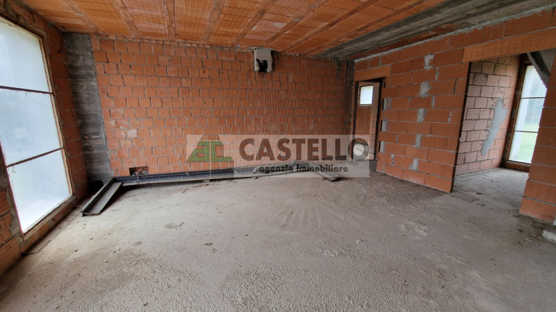 Campodarsego – zona S.Andrea ampia porzione di bifamiliare di ~220mq netti al grezzo con giardino...