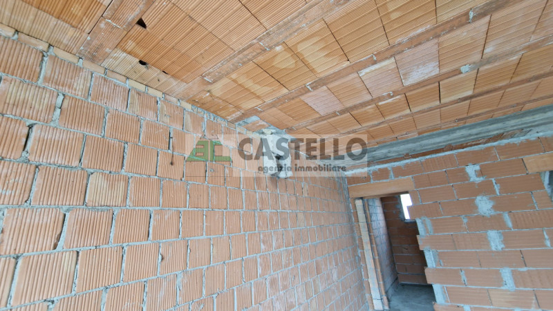 Campodarsego – zona S.Andrea ampia porzione di bifamiliare di ~220mq netti al grezzo con giardino...