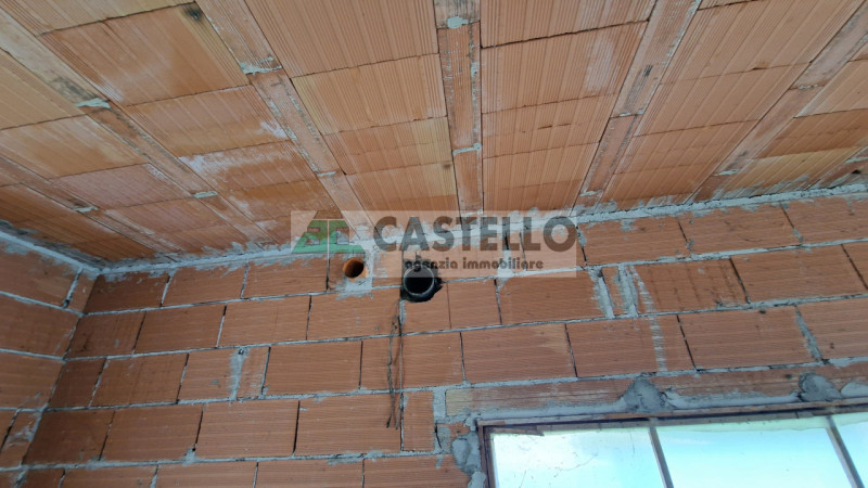 Campodarsego – zona S.Andrea ampia porzione di bifamiliare di ~220mq netti al grezzo con giardino...