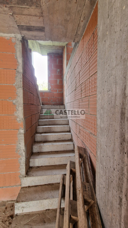 Campodarsego – zona S.Andrea ampia porzione di bifamiliare di ~220mq netti al grezzo con giardino...