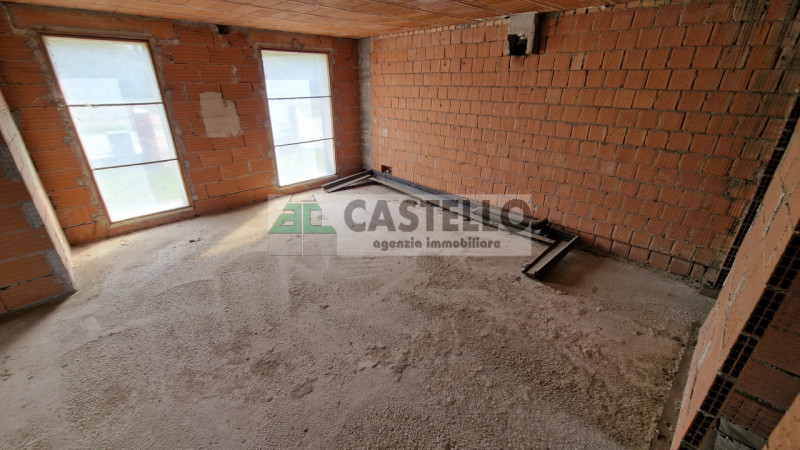 Campodarsego – zona S.Andrea ampia porzione di bifamiliare di ~220mq netti al grezzo con giardino...