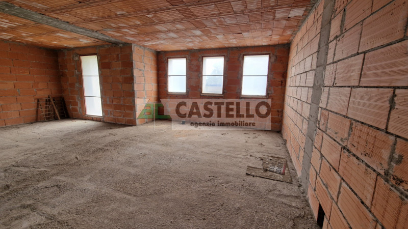 Campodarsego – zona S.Andrea ampia porzione di bifamiliare di ~220mq netti al grezzo con giardino...