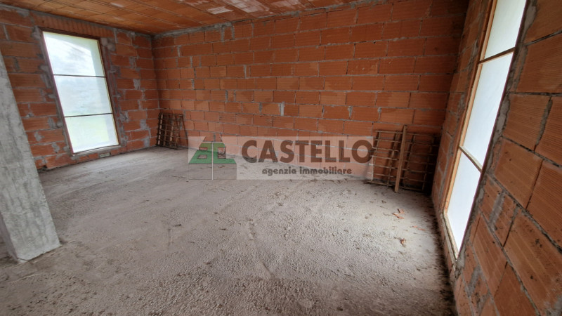 Campodarsego – zona S.Andrea ampia porzione di bifamiliare di ~220mq netti al grezzo con giardino...