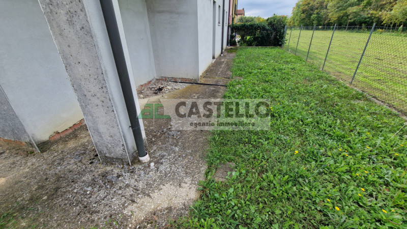 Campodarsego – zona S.Andrea ampia porzione di bifamiliare di ~220mq netti al grezzo con giardino...