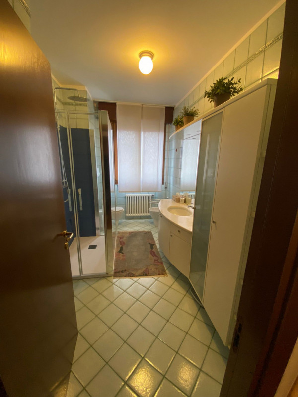 Scopri il tuo nuovo rifugio nel cuore di Chiesanuova, Padova 2000, una delle zone più ricercate d...