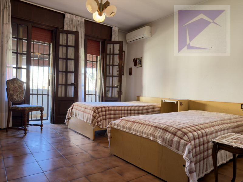 San Martino di Lupari – In posizione centrale, proponiamo in vendita casa singola inserita in lot...