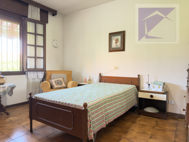 San Martino di Lupari – In posizione centrale, proponiamo in vendita casa singola inserita in lot...