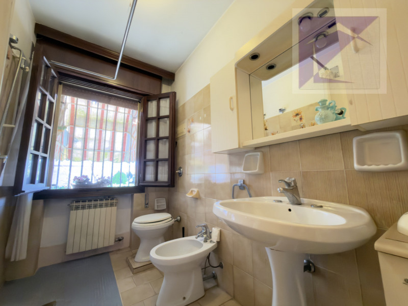 San Martino di Lupari – In posizione centrale, proponiamo in vendita casa singola inserita in lot...