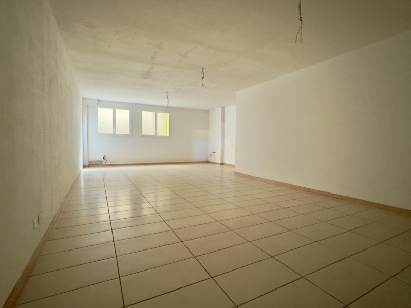 TENCAROLA – In posizione centrale e comoda a tutti i principali servizi, al capolinea del bus 12 ...