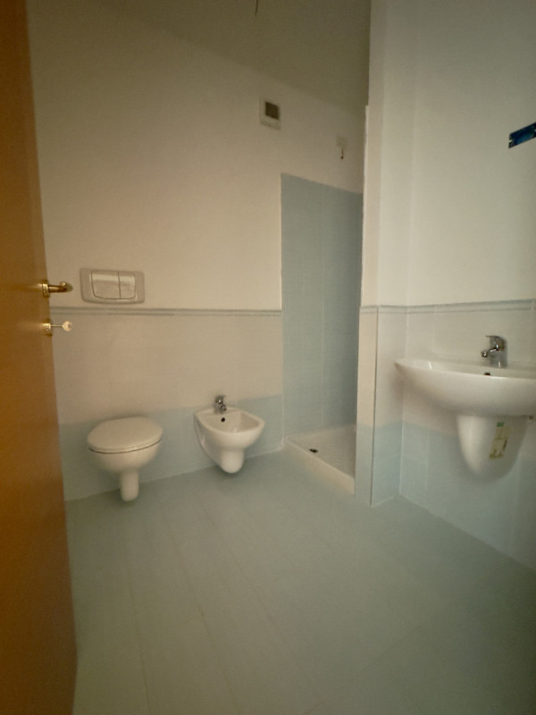 TENCAROLA – In posizione centrale e comoda a tutti i principali servizi, al capolinea del bus 12 ...