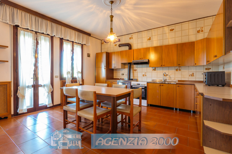 A CONSELVE GRANDE VILLA IN CAMPAGNA CON TERRENO AGRICOLO DI 8.411 MQ E MAGAZZINO RUSTICO... !!! P...