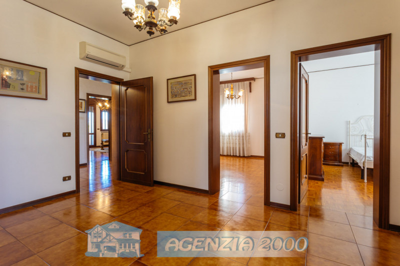 A CONSELVE GRANDE VILLA IN CAMPAGNA CON TERRENO AGRICOLO DI 8.411 MQ E MAGAZZINO RUSTICO... !!! P...