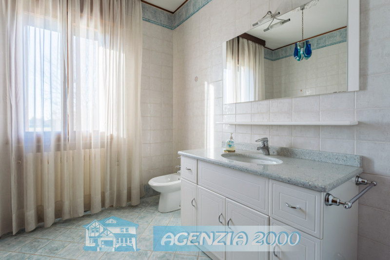 A CONSELVE GRANDE VILLA IN CAMPAGNA CON TERRENO AGRICOLO DI 8.411 MQ E MAGAZZINO RUSTICO... !!! P...