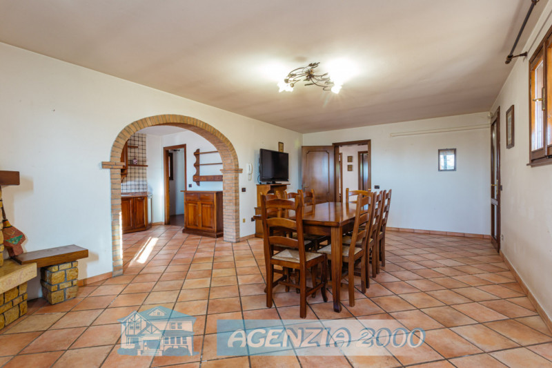 A CONSELVE GRANDE VILLA IN CAMPAGNA CON TERRENO AGRICOLO DI 8.411 MQ E MAGAZZINO RUSTICO... !!! P...