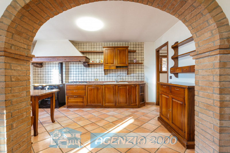 A CONSELVE GRANDE VILLA IN CAMPAGNA CON TERRENO AGRICOLO DI 8.411 MQ E MAGAZZINO RUSTICO... !!! P...