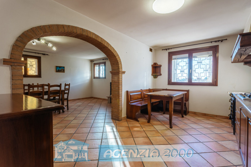 A CONSELVE GRANDE VILLA IN CAMPAGNA CON TERRENO AGRICOLO DI 8.411 MQ E MAGAZZINO RUSTICO... !!! P...