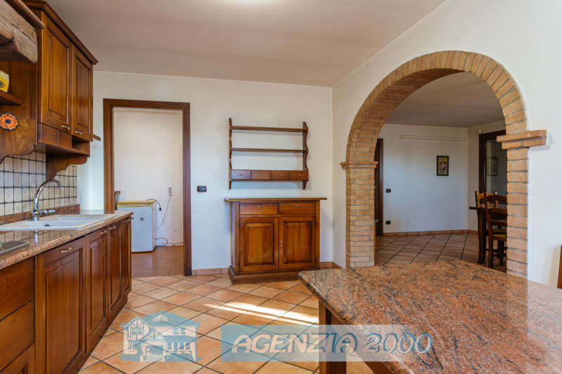 A CONSELVE GRANDE VILLA IN CAMPAGNA CON TERRENO AGRICOLO DI 8.411 MQ E MAGAZZINO RUSTICO... !!! P...