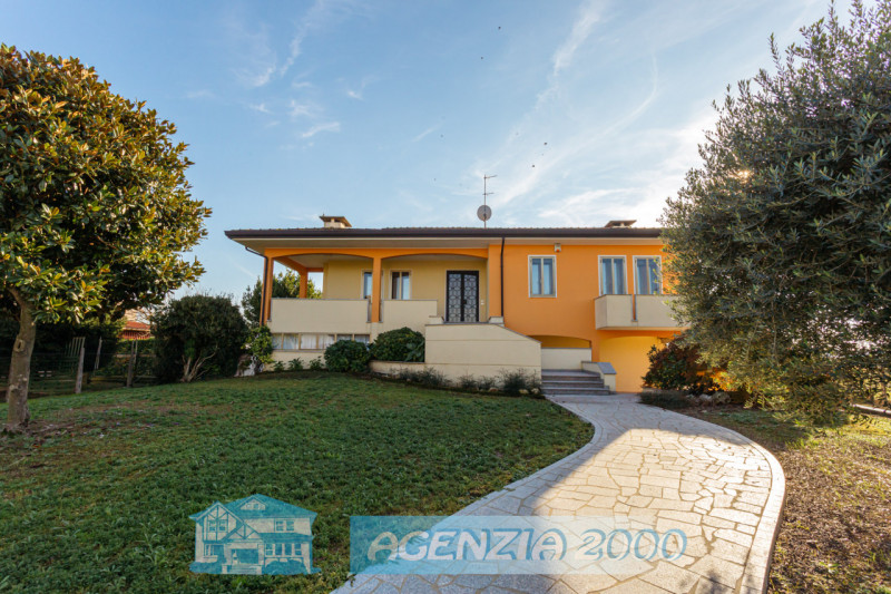 A CONSELVE GRANDE VILLA IN CAMPAGNA CON TERRENO AGRICOLO DI 8.411 MQ E MAGAZZINO RUSTICO... !!! P...