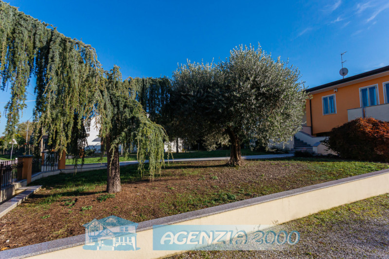 A CONSELVE GRANDE VILLA IN CAMPAGNA CON TERRENO AGRICOLO DI 8.411 MQ E MAGAZZINO RUSTICO... !!! P...